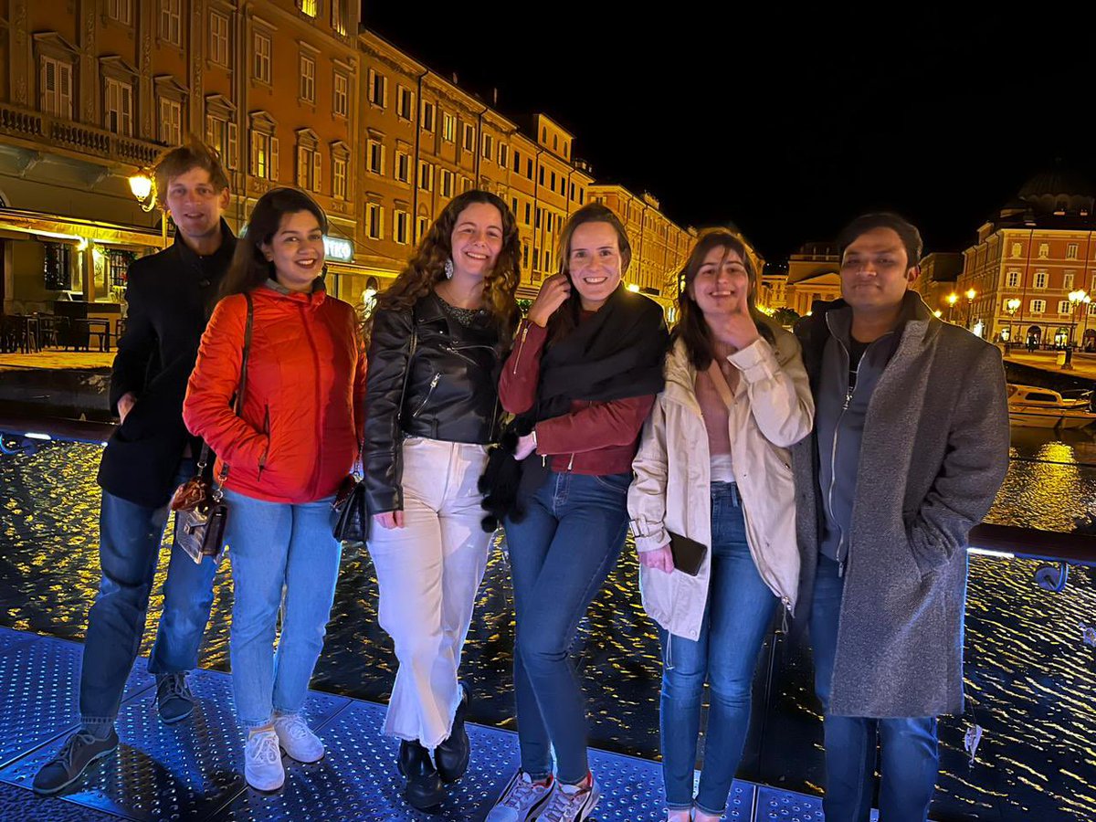 anti_helix's tweet photo. Ready for the AntiHelix Final Plenary Meeting!
#helicases #meetAntiHelix @MSCActions @elettrasincro @OnestiSilvia @PisaniLab @KanadeManil @AnaSBoavida @dianamsantos @LDC_GmbH @edelris @LUMICKS_nl @gwuite @YingLiullama https://t.co/NzeF62nTVk