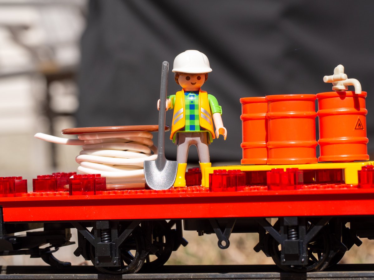 Smith__mj's tweet photo. With fair spring weather, the road superintendent on the Crocus & Bleak Railway has dispatched crews to repair winter's damage.
#gardenrailway #gardenrailroad @PIKOAmerica https://t.co/DTWPkU6ZKL