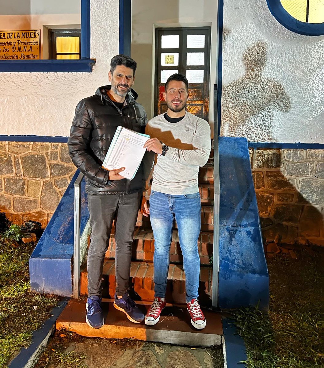 CaserioGabriel's tweet photo. Presentamos junto al apoderado de #ValleHermosoAvanza Edgardo Quaino, la lista de candidatos que me acompañarán en las próximas elecciones municipales del 4 de Junio. 

Una lista de hombres y mujeres comprometidos con El Progreso y Desarollo de nuestro querido Valle Hermoso ❤️ https://t.co/Fxne1oBgMv