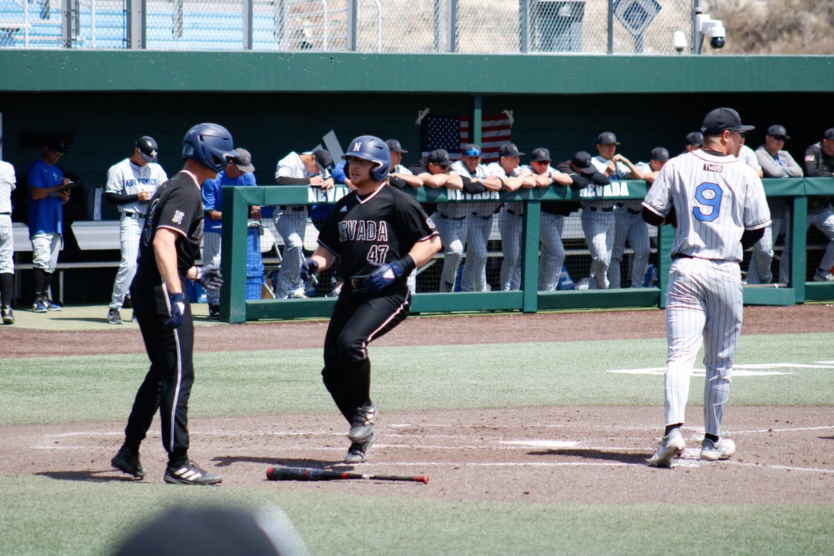 We’re stretching here at Peccole Park!

The Pack leads Air Force, 6-3!

#BattleBorn