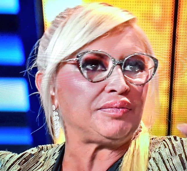 Brother_Storm's tweet photo. A qué estoy aún más guapa?
Ahora me llevan otra vez a los cochinos porque sabéis que gano este año, verdad? https://t.co/x5GHEljnmr