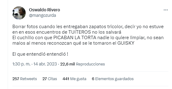 GremioDocente's tweet photo. El sr. Oswaldo Rivero mejor conocido como Cabeza de Mango... se le chispoteó y delató a su pana del programa Zurda Konducta Pedro Carvajalino.
La verdad es que no aguantó la vida de nuevo rico que se está echando y prefirió delatarlo antes de que lo embarren a él en sus negocios https://t.co/hEuWH8VKZw