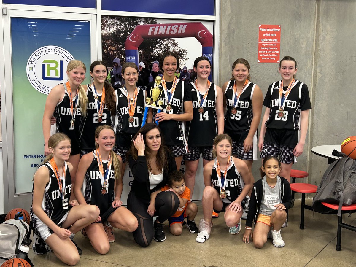 presleys2027's tweet photo. Big win in Texas this weekend!🏀 #exposureplusshowcase https://t.co/yePe915UCr