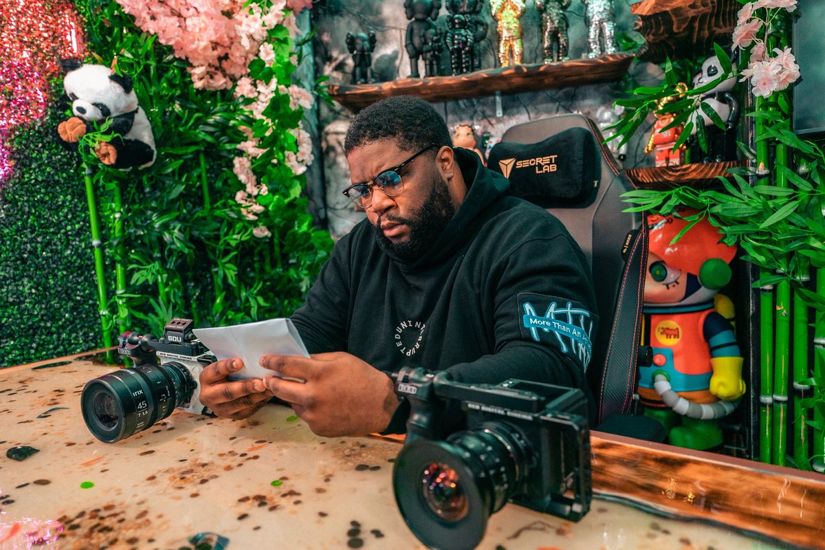 Zherka on Twitter "RT NeonSniperPanda HOES IN THE HOUSE LIVE NOW