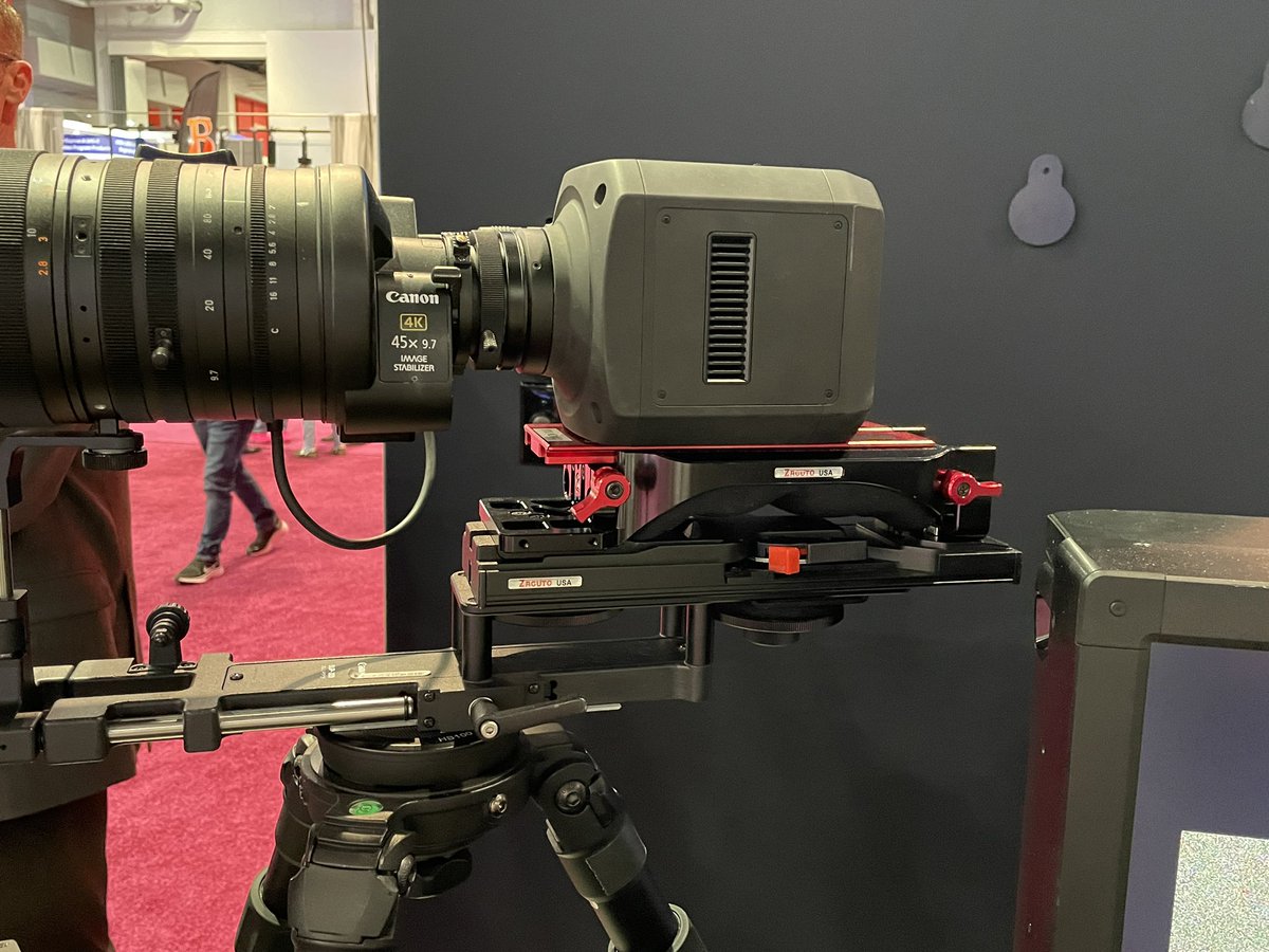 新しい iPhone 7 の広告は防水機能と低照度カメラ機能を紹介