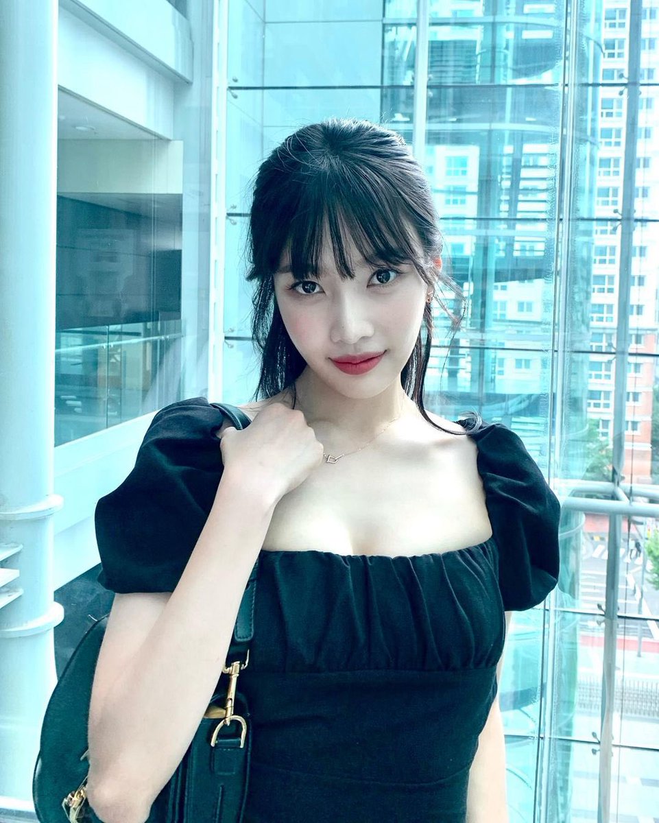 kxyrxn's tweet photo. ㅤ
ㅤㅤㅤㅤㅤㅤㅤㅤ𝐥𝖾𝗍 𝗆𝖾 𝖻𝖾 𝐭𝗁𝖾 𝖌𝗂𝗋𝗅 𝗎𝗻𝗱𝖾𝗋 𝗒𝗈𝗎
ㅤㅤㅤㅤㅤㅤㅤㅤ お 、𝐭𝗁𝖺𝗍 𝗺.𝖺𝗄𝖾𝗌 ❪'𝗒𝗈𝗎-𝖼𝗋𝗒'❫.
ㅤ https://t.co/Cw51QvmJhC