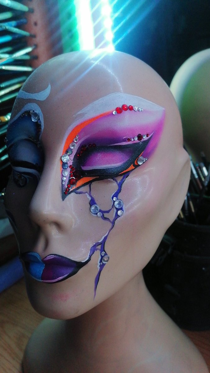 Grievervsk🏳️🌈🇮🇨 dramatic Au ra tweet media