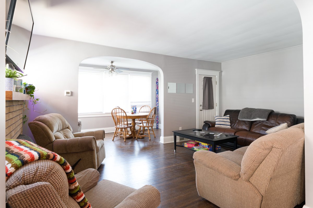 GabeMichael2's tweet photo. 2 New listings  just went on the market this weekend.  Both North Buffalo Doubles with open houses next weekend 4/22 and 4/23.

373 Linden 11:00-1:00
40 Carmel 1:00-3:00 https://t.co/bm7lq9Lskw