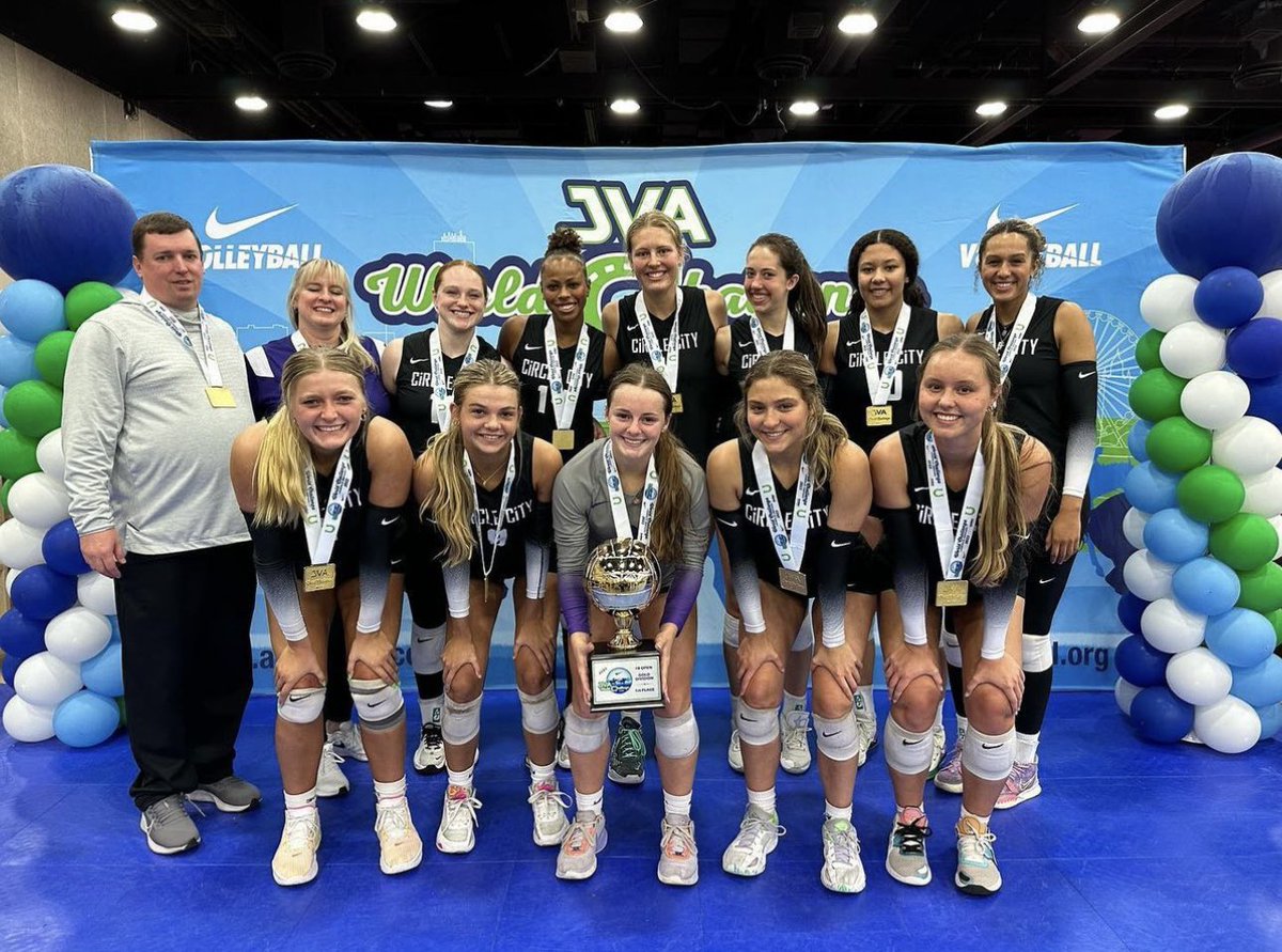 Congratulations to 18 Purple on their first place finish in the 18 Open Division at JVA World Challenge this weekend! We are so proud of you, ladies! 🔥🏐 #circleproud