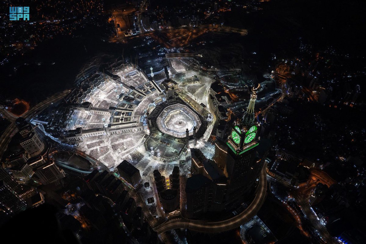 theholymosques's tweet photo. Beautiful aerial pictures of Masjid Al Haram, pictured on the 26th night of Ramadan. https://t.co/K3oLSZQjJe
