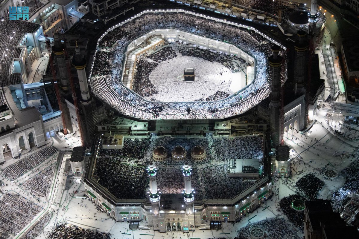 theholymosques's tweet photo. Beautiful aerial pictures of Masjid Al Haram, pictured on the 26th night of Ramadan. https://t.co/K3oLSZQjJe