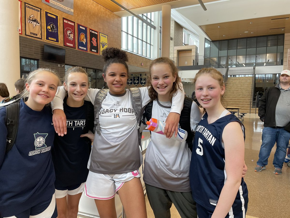 Rwheeler13's tweet photo. @OMGBAHoops fun championship game for these good friends today https://t.co/P40kLBlNJg