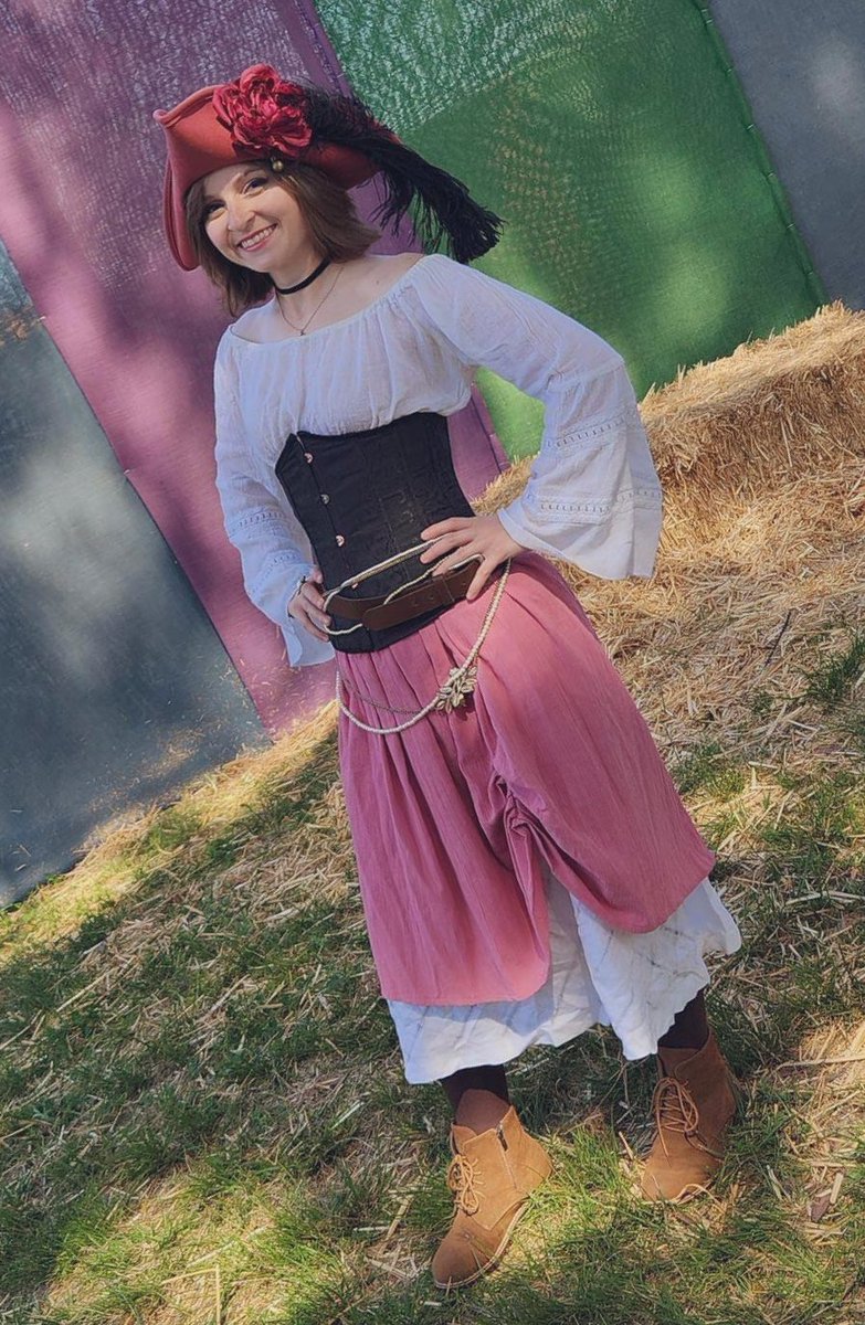 Lizzie Freeman on Twitter "I had a lovely time at ren faire yesterday
