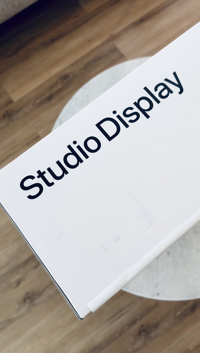 andrewjclare's tweet image. Got something new today 🔥🔥🔥

So pumped for this 😍

#StudioDisplay #Apple