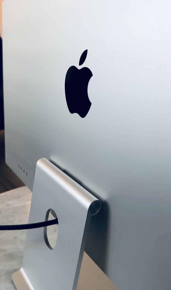 andrewjclare's tweet image. Got something new today 🔥🔥🔥

So pumped for this 😍

#StudioDisplay #Apple