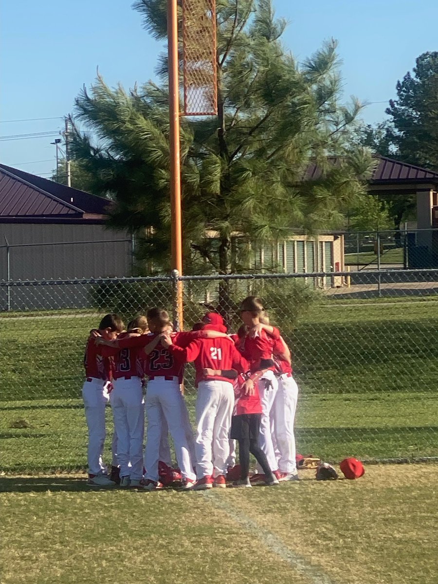 sidwell79's tweet photo. NBC Hoesch 11U Heading to the Championship game in the AAA Arkansas Showcase @LoganHughes4 @Nixa_BC https://t.co/H2ClA6mEMQ