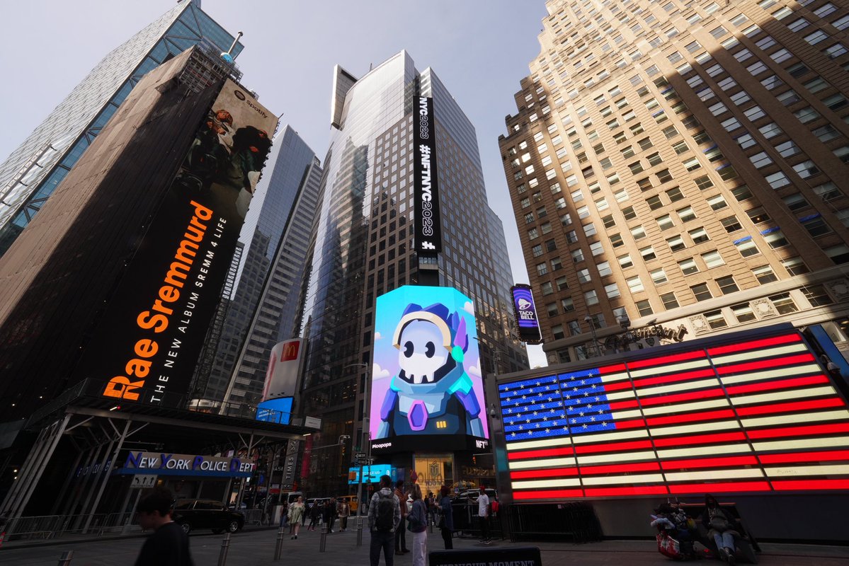 Big thanks to <a href="/NFT_NYC/">NFT.NYC</a> team for taking this incredible photo 😭💜✨