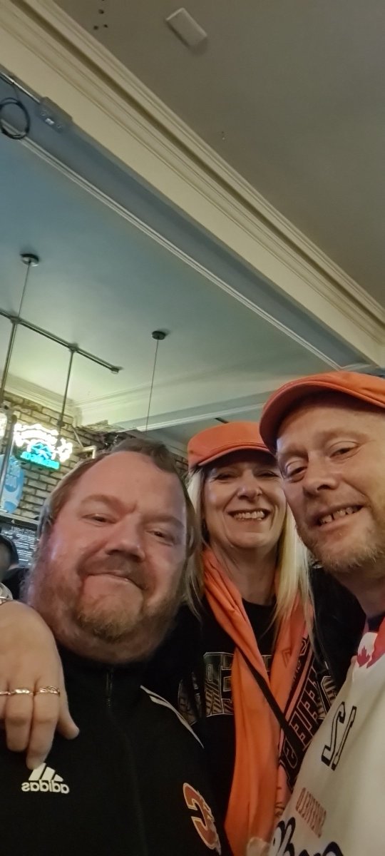 ic3creamman's tweet photo. @Lorrelle28 @RianneElliott @Rach0206Harvey Nearly thought about going home then remembered Bunkers wasnt shut #playoffsunday https://t.co/Lt878PWLvz