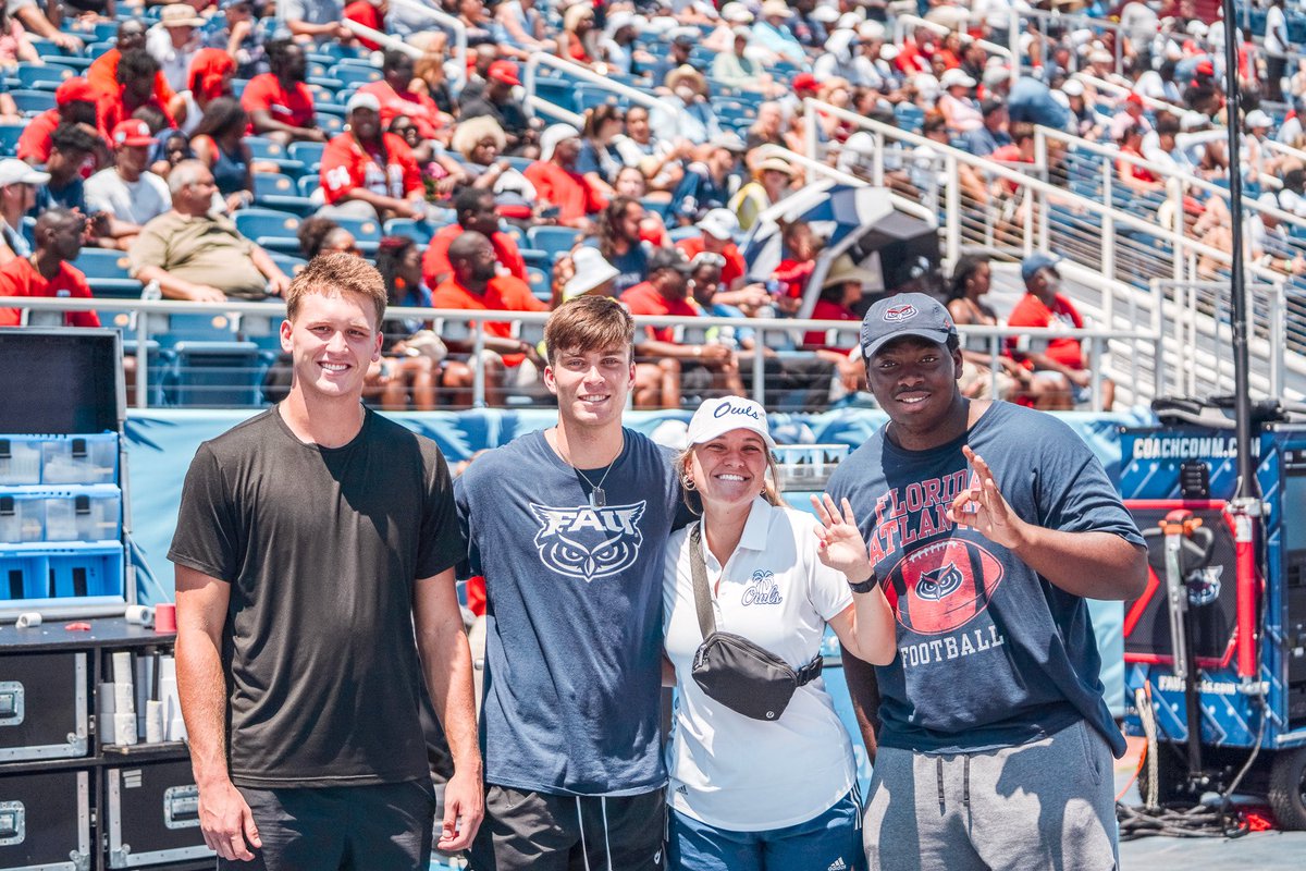Spring Game w/ some of #PARADI23 !! Excited for these Owls to be on campus soon! #PartyInParadise 
<a href="/FinJonesTE/">Fin Jones</a>  <a href="/rucker_luke/">Luke Rucker</a> <a href="/OvieDubre/">Ovie.Dubre</a>