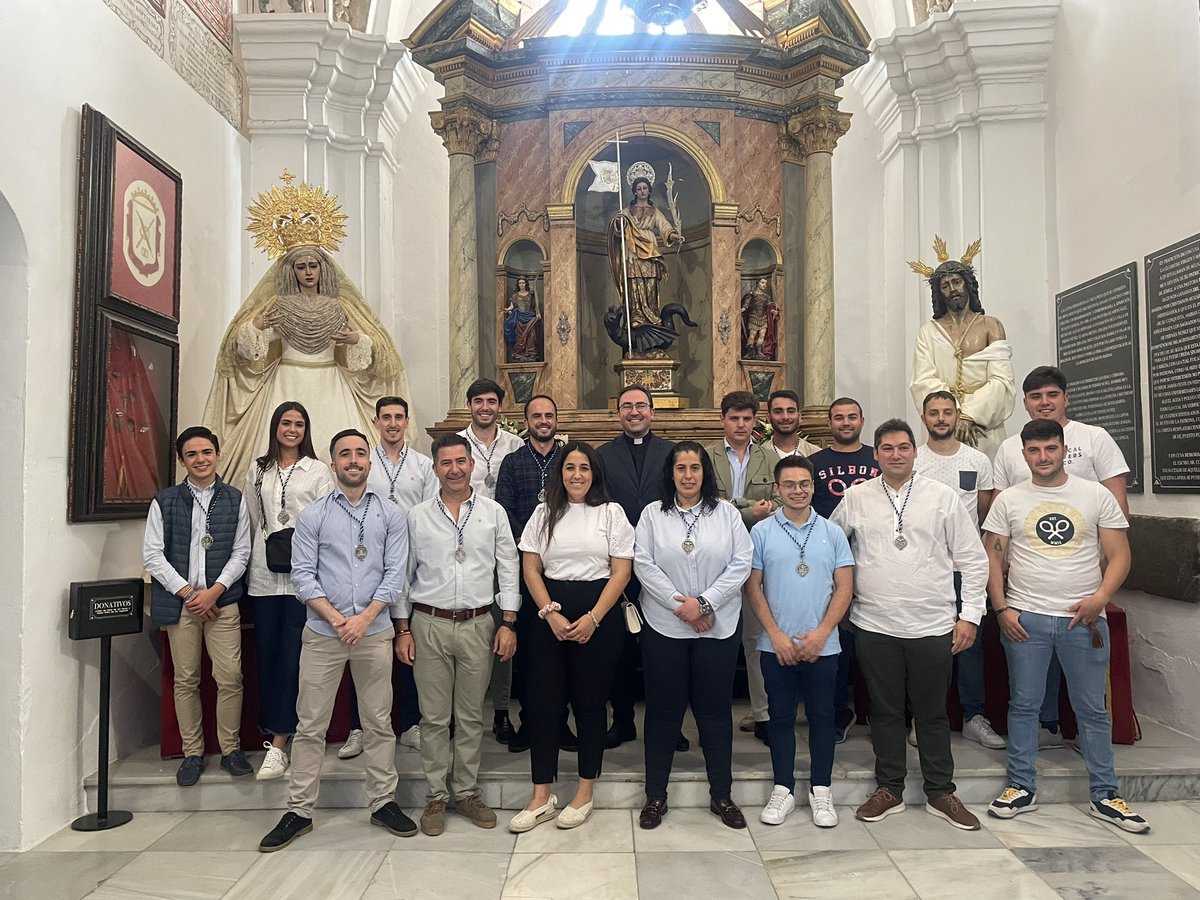 🔵| COMUNICADO OFICIAL |🔵

En la mañana de hoy ha tenido lugar la celebración del cabildo general de elecciones de nuestra hermandad en el que se ha elegido como hermano mayor a NHD Rafael Velasco Alcaide.