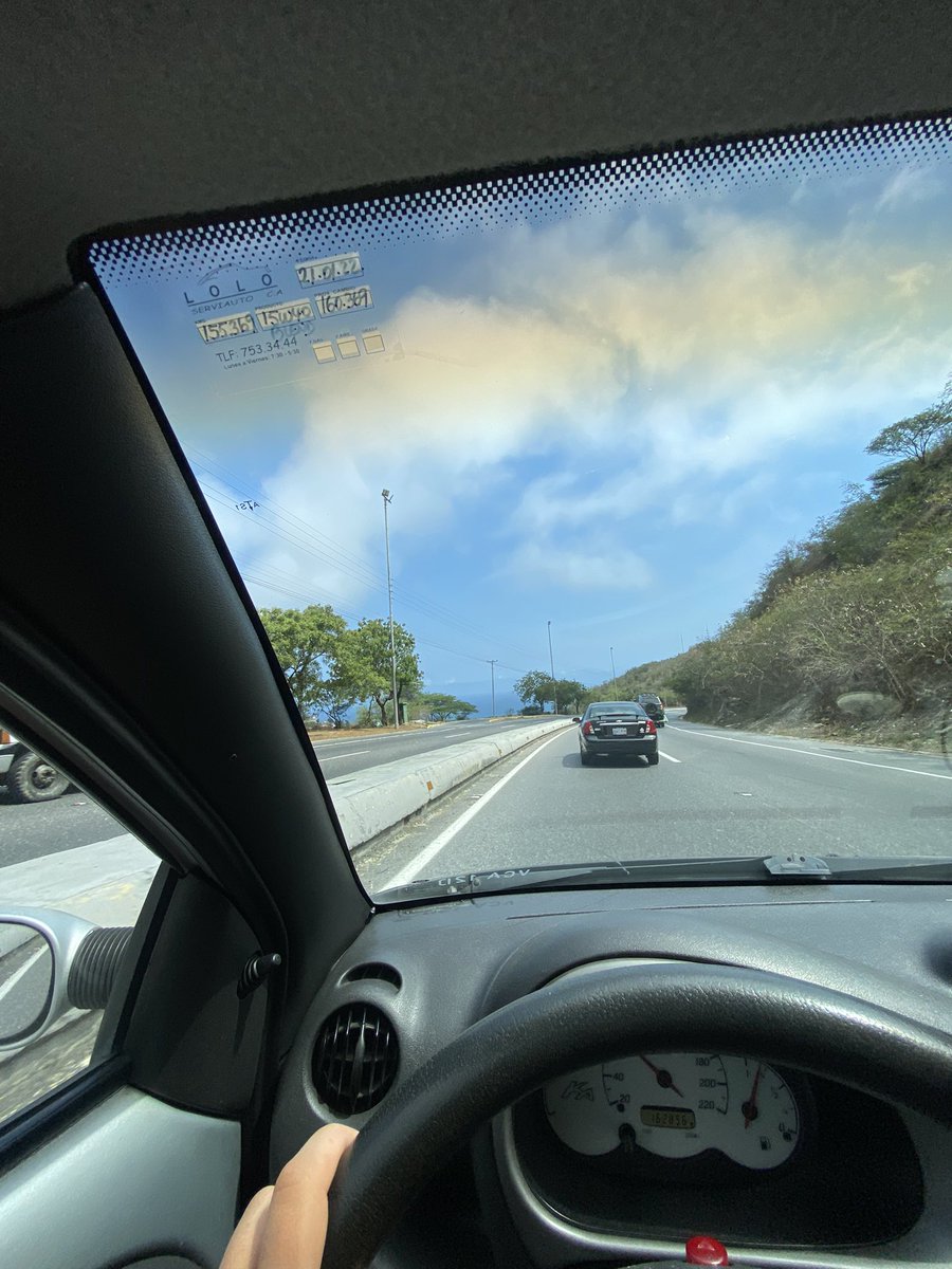 MariaFGonzalezV's tweet photo. De ayer, on the way to 🌊

Nunca me echo flores, pero he aprendido a tener que:

En ese instante, me vino un flashback de mi yo de hace justamente un año (Llanto parejo por meses) y no puedo creer lo que soy hoy y todo lo que he logrado

 ¡Me sentí infinitamente orgullosa de mí! https://t.co/ERIznXAwre