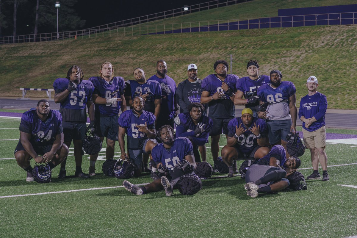 SFA_Football's tweet photo. Huge thank you to New England Patriots legend @wilfork75 for swinging by The Piney Woods tonight! 🪓😤

#AxeEm x #RaiseTheAxe https://t.co/Kmm8ujNc2j