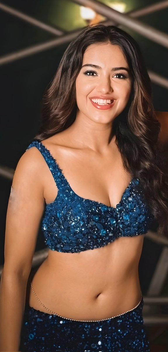 Hottest 🥵 #Malvikasharma