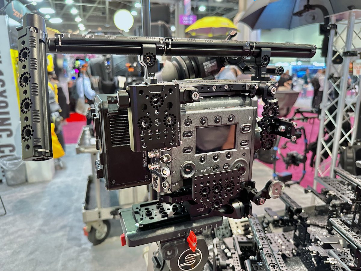 OCTAMASgear's tweet photo. busy Day 1 – thanks to all who came by !
#cameraaccessories #cameragear #camerarig #cameraoperator #focuspuller #focuspulleratwork #octamas_gear #cvptv #cvpgroup #xinegear #BandPro #16x9inc #arri #sony #venice2 #canon #redvraptor #reddigitalcinema #DSLM #nab #nab2023 #nabshow https://t.co/N0fRSHVKsu