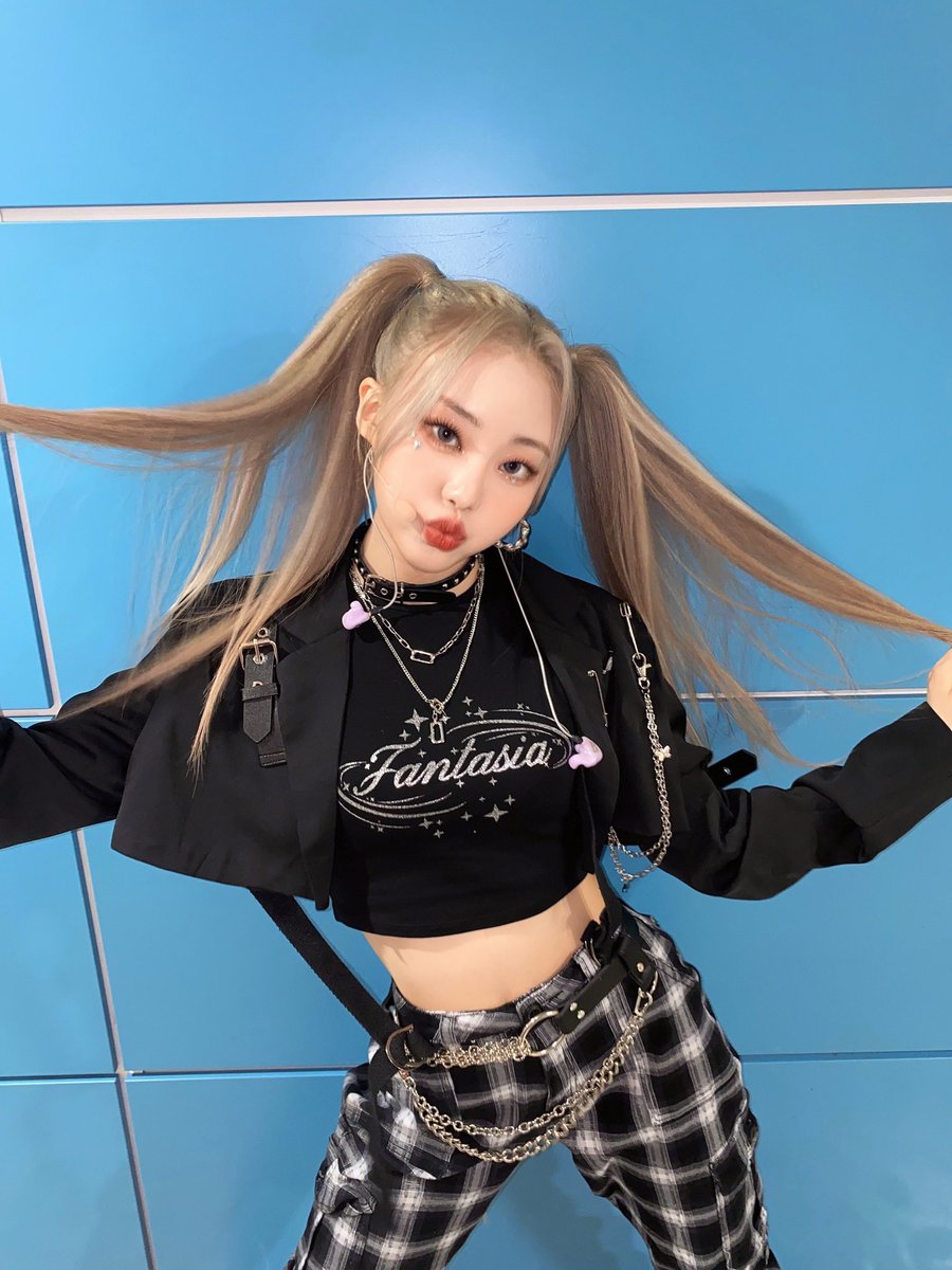 ︎ ︎ ︎ ︎ ︎ ︎ ₊˚. ︎ ︎  𝑚əll    🧜🏻‍♀️⠀  𝒍𝚘𝚍ч     
꒰   𝚘range 𝚙earl   ꒱    𝚟𝚘𝚒𝚌𝚎    🎤    ⁦
#𝙶inger𑁦onKℂON

Por fin se me dió salir del mar y que felicidad que sea para ver la nueva presentación de esta belleza.