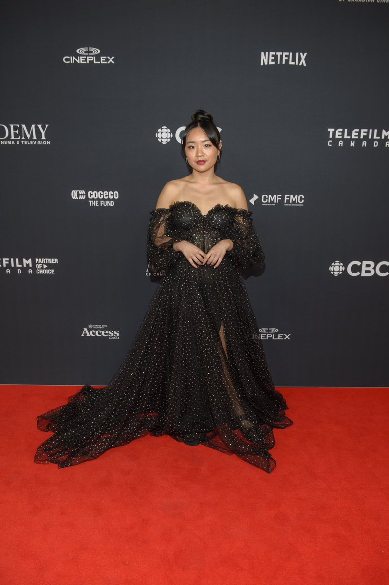 jennifertong_'s tweet photo. Thank you to the Canadian Screen Awards for having us! I’ll take any excuse to parade around in a flouncy dress! ✨ Congratulations to all the winners and nominees! 💐 https://t.co/AjTcRr4mYT