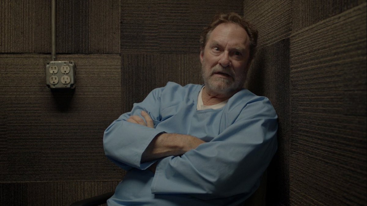 Stephen Root casually appearing in two of the best shows of all time on the same night back-to-back.

Legend.