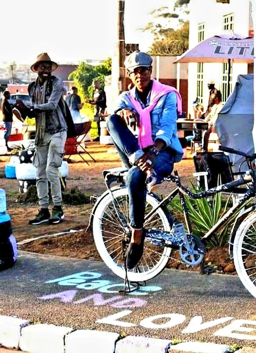 SiyabongaSteng1's tweet photo. Optimism is a strategy for making a better future. Because unless you believe that the future can be better, it's unlikely you will step up and take responsibility for making it so.
#Stopillegaldumping #Mbekweni #MyEviromentMyResposibilty #fixmyspace #makeadiffrence #BillGates https://t.co/2mvCVPajnl