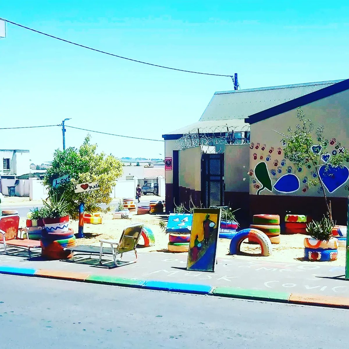 SiyabongaSteng1's tweet photo. Optimism is a strategy for making a better future. Because unless you believe that the future can be better, it's unlikely you will step up and take responsibility for making it so.
#Stopillegaldumping #Mbekweni #MyEviromentMyResposibilty #fixmyspace #makeadiffrence #BillGates https://t.co/2mvCVPajnl
