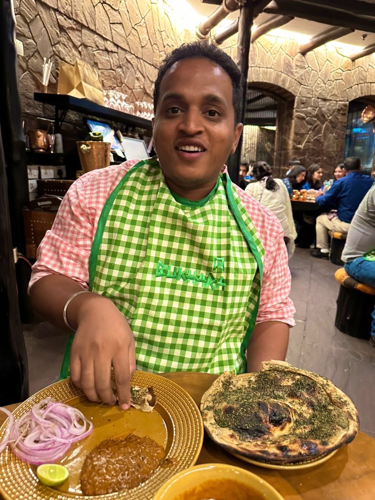 iAbhinayD's tweet photo. Green-checkered foodie bib and the world famous Dal Bukhara at Bukhara, ITC Maurya, New Delhi. #MandatoryStop
@ITCHotels https://t.co/8YsU5ZXe4N