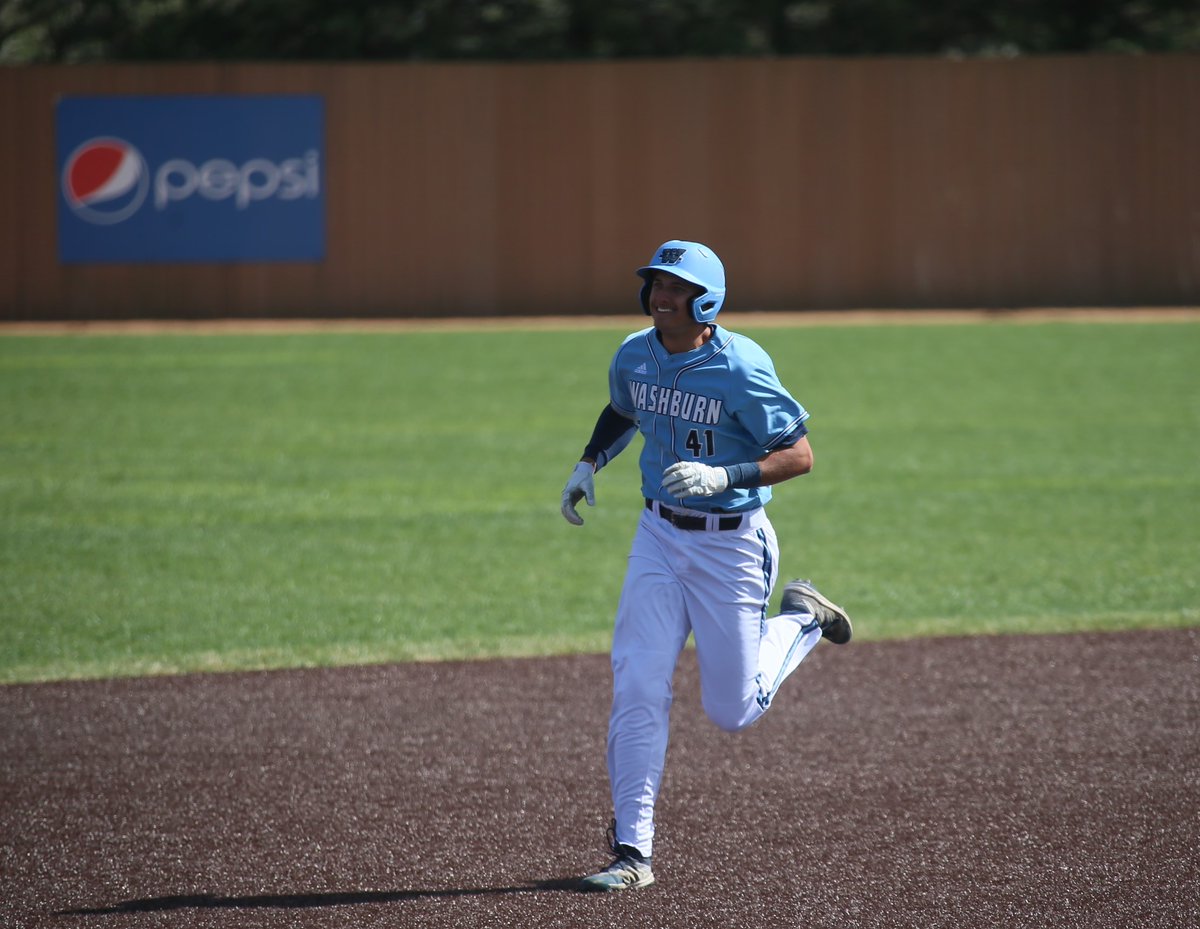 . <a href="/AndrewPaulsey/">Andrew Paulsey</a>'s pinch-hit two-run walkoff home runs gives <a href="/IchabodBSB/">Washburn Baseball</a> 7-6 win over Emporia State. <a href="/wusports/">Washburn Athletics</a> ...
topsports.news/news/3138-paul…