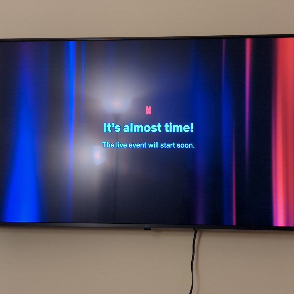 LuVas15's tweet photo. @netflix y'all better fix this. We're all waiting for the #LOVEISBLINDreunion tea! https://t.co/O3fb3y8Z6e