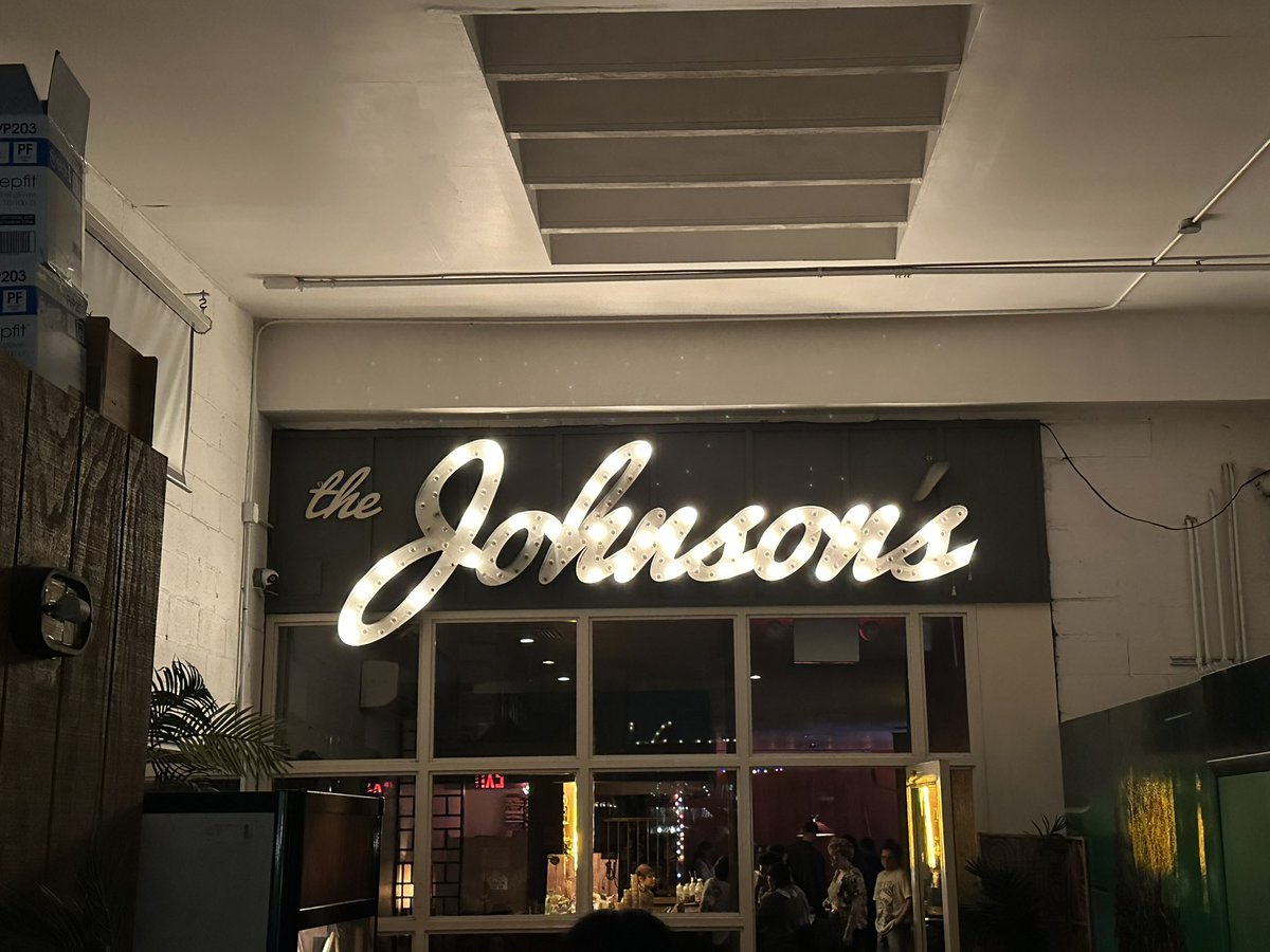 AniLockdownCon's tweet image. Y’all will not believe the restaurant I just accidentally ended up at.