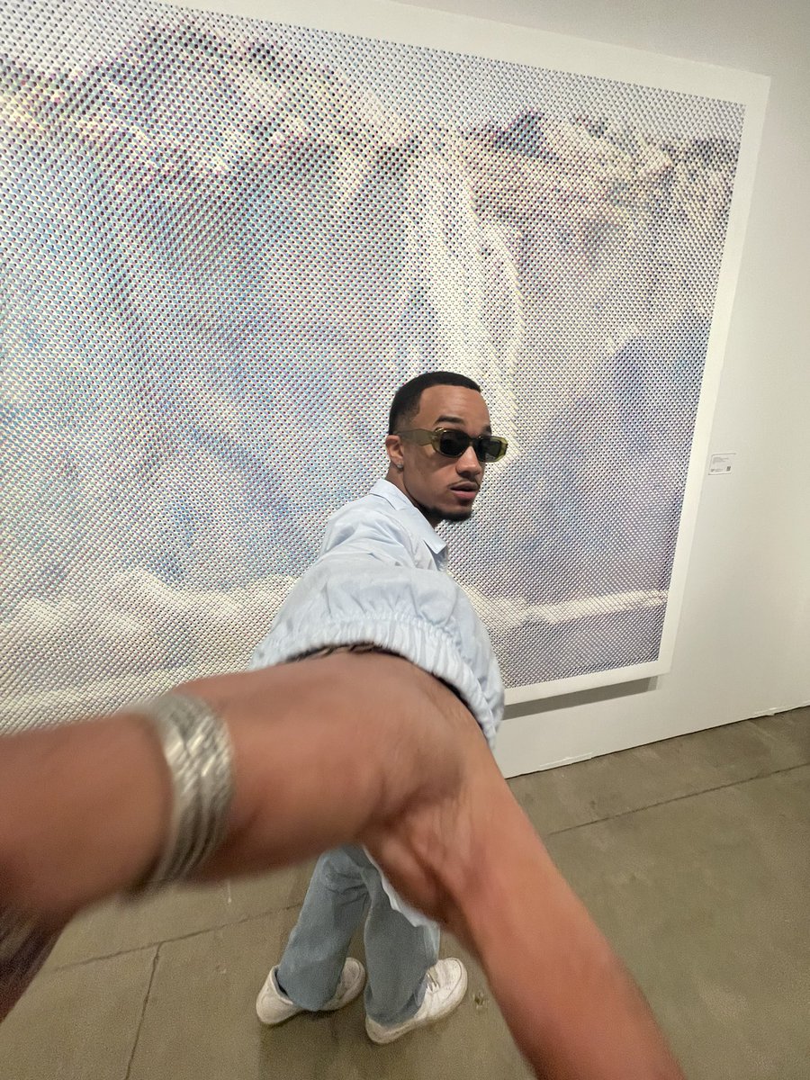 jooremames's tweet image. Life Mocks Art 🖼️