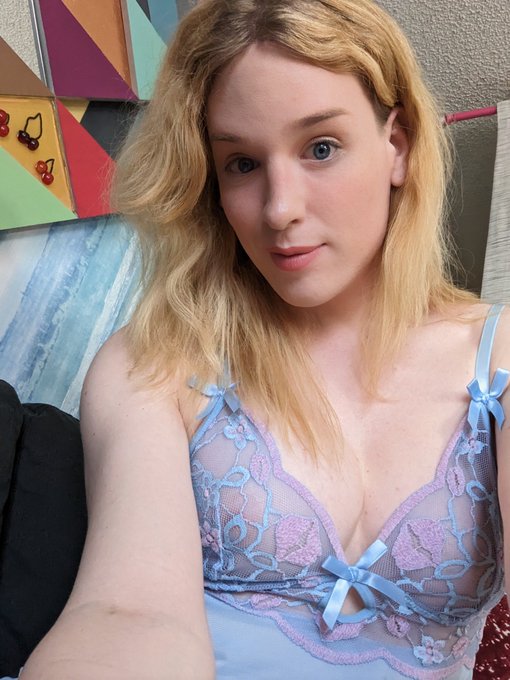 I had a great day working on some more YouTube and music content. Very excited to post it all soon! <a href="/tag/cutegirl"class="tags"><span>#cutegirl</span></a><a href="/tag/trans"class="tags"><span>#trans</span></a>