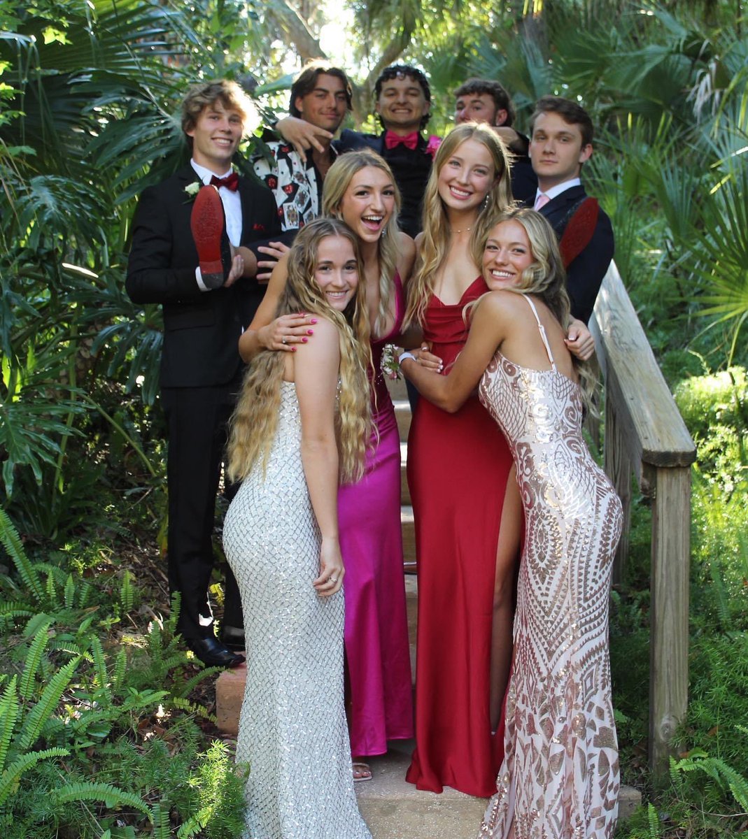 jwinkler12's tweet image. Kid never met a stranger #PromKing 2023