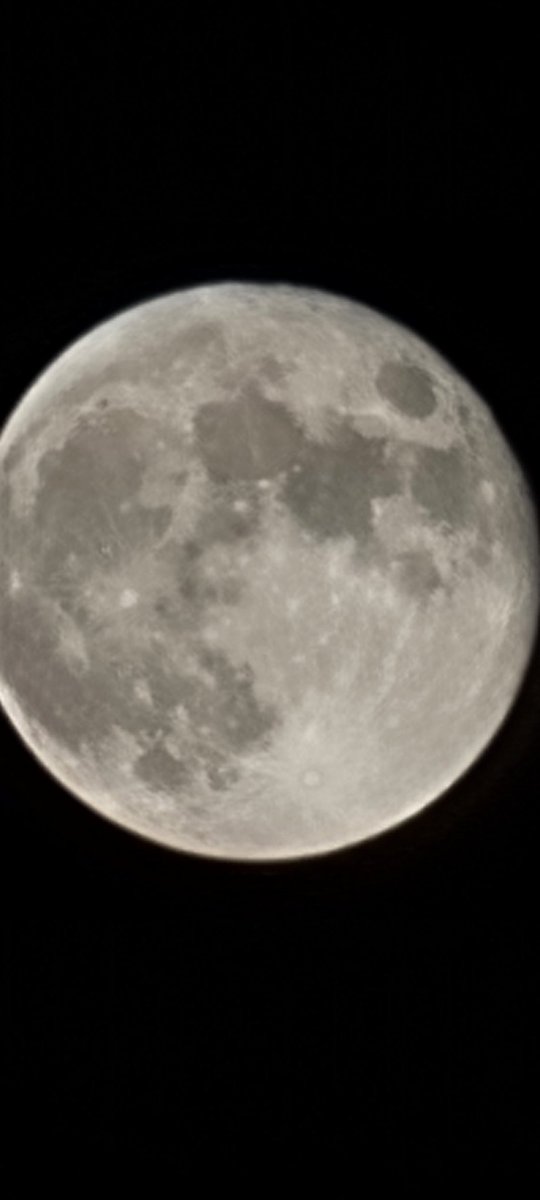 Subhash__soni's tweet photo. There’s no dark side of the moon with the #GalaxyS21 Ultra. Capture your night skies and share with us by replying to this thread with #SharetheEpic.@SamsungIndia @SamsungMobile https://t.co/g8cVonSiiq