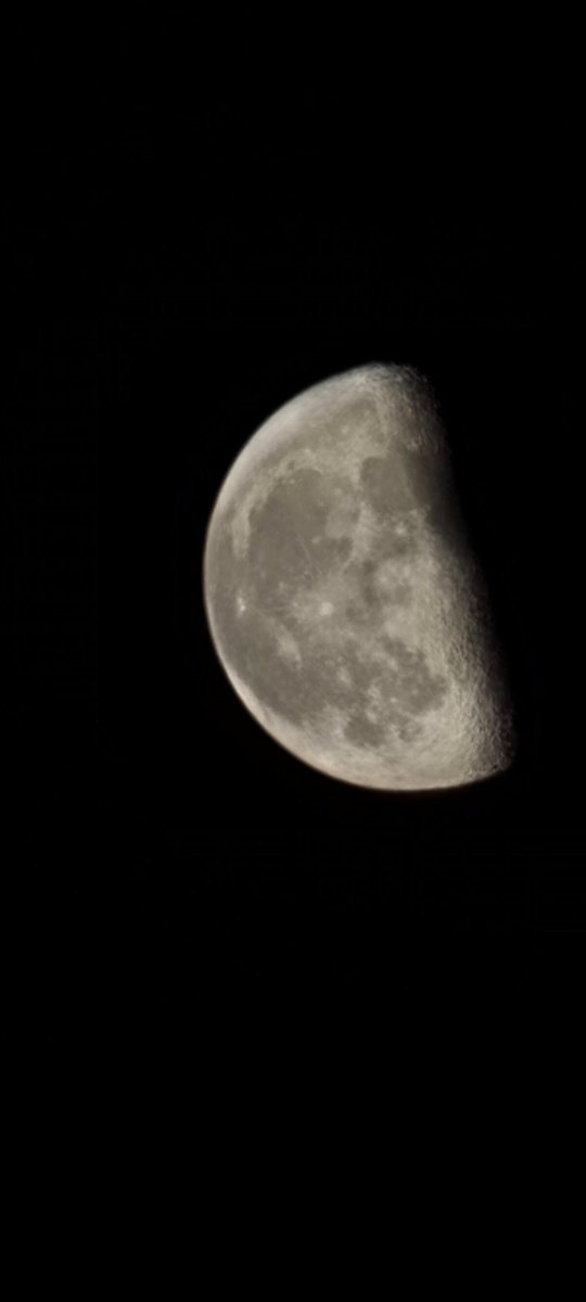 Subhash__soni's tweet photo. There’s no dark side of the moon with the #GalaxyS21 Ultra. Capture your night skies and share with us by replying to this thread with #SharetheEpic.@SamsungIndia @SamsungMobile https://t.co/g8cVonSiiq