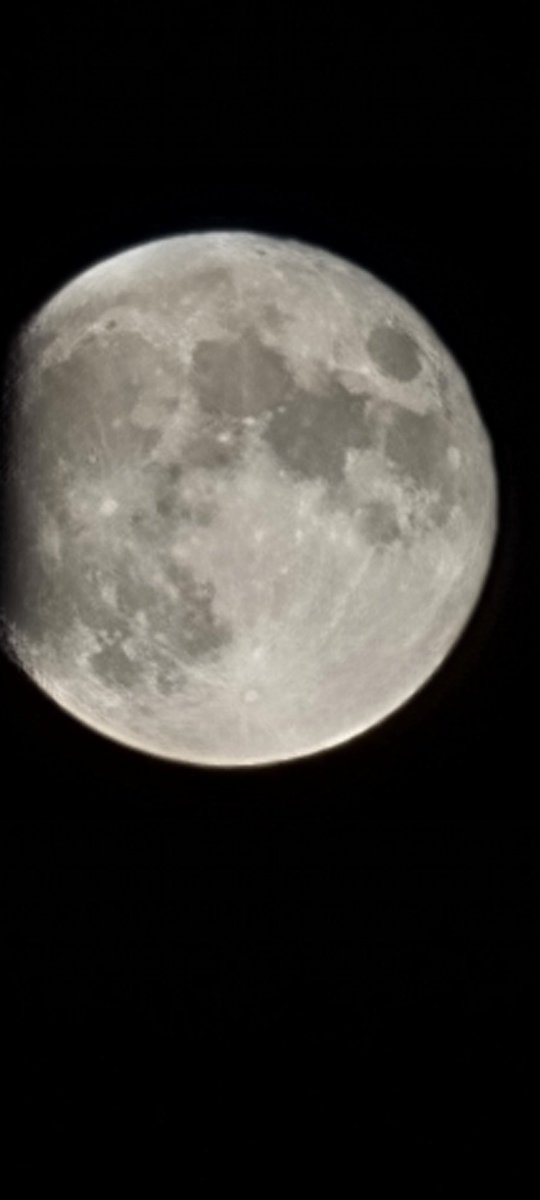 Subhash__soni's tweet photo. There’s no dark side of the moon with the #GalaxyS21 Ultra. Capture your night skies and share with us by replying to this thread with #SharetheEpic.@SamsungIndia @SamsungMobile https://t.co/g8cVonSiiq