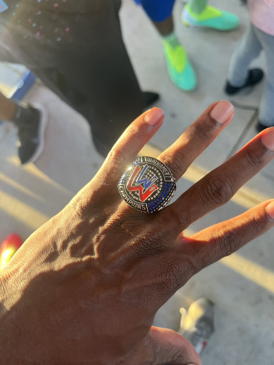 Tell Steve Harvey ion want her tweet media