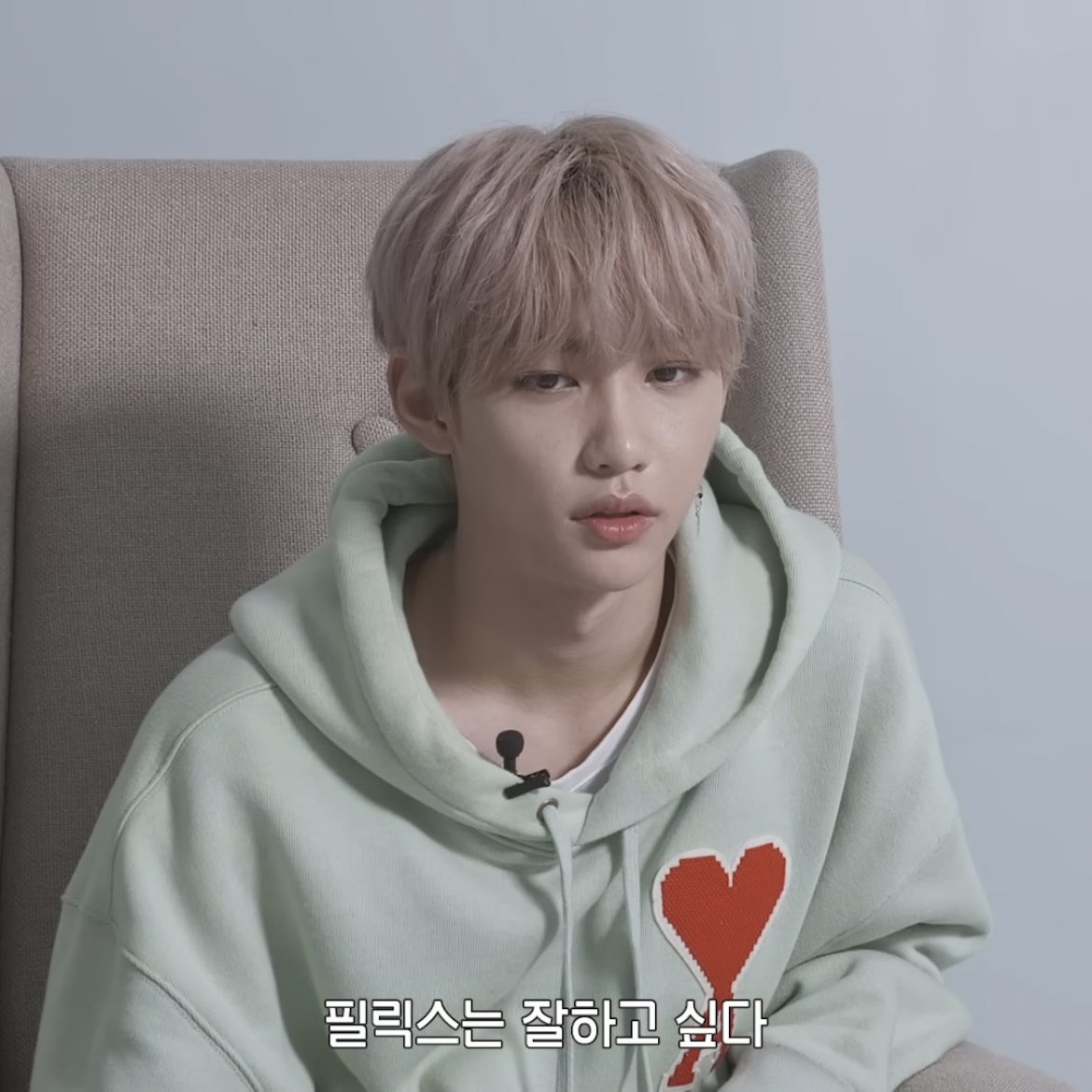 lovesickidz's tweet image. 필릭스는 잘하고 싶다 (2020)
“정말 더 잘하려고요” (2023)