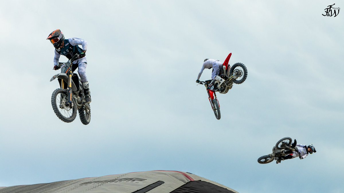 jjwphotography_'s tweet photo. Seeing triple!
#motocross #dirtbike #fmx #motorcycle #supercross #keithsayersfmx #ksfmx #monsterenergy #monsterenergysupercross #actionsports #actionshot #actionphotography #shotoncanon #canon #canoneosr #eosr #canonphotography #photography #pictureoftheday #sigma #mylensrental https://t.co/eyMjdNdsJl