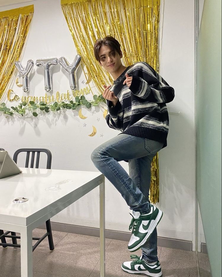 ytyallday's tweet photo. Hope everyone has a good week! 🌞

#SF9 #YOOTAEYANG #유태양 https://t.co/eCqrFKK4XH