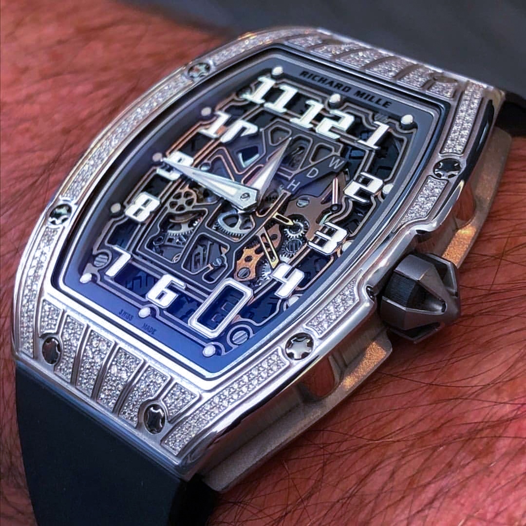 WorldtimerDiW's tweet photo. How Light Can Be Luxurious: Unboxing The RM 67-01 Titanium Watch Med Set Diamonds Extra Flat 2022 Paper
Price and Watch Detail手錶價錢和詳情:https://t.co/Sm1Tt3vpBo
#RichardMilleWatches #RM67 #RichardMilleClub #luxurywatchlife #luxuryLife #luxuryWatch #luxuryWatches #jacobandco https://t.co/uf9soENgWp