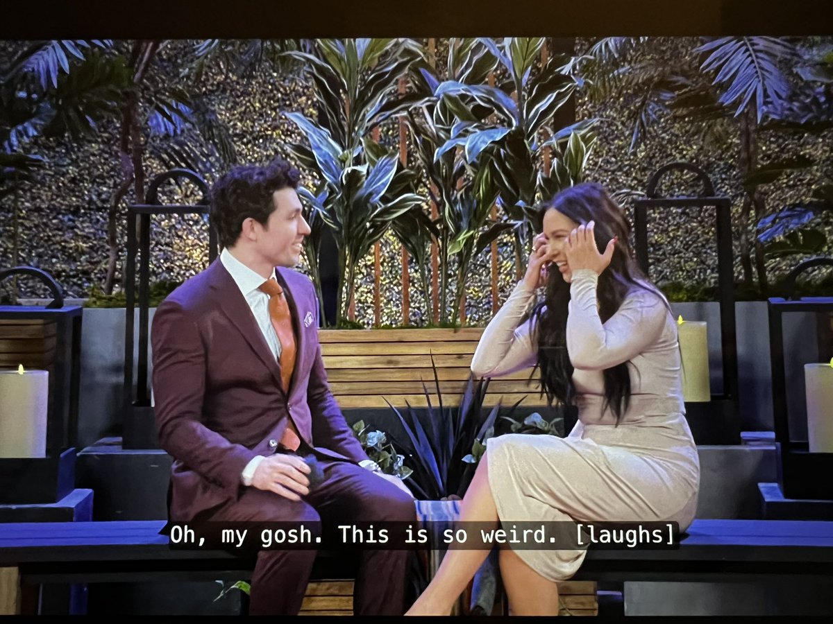 eristoyourpluto's tweet photo. Nick and Vanessa entertaining the guests so they don’t start a fight before we chime in
 #LoveIsBlind #LOVEISBLINDreunion https://t.co/7KWPuiIVXO