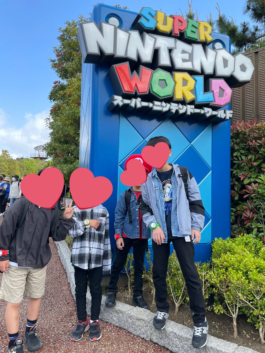 ユニバにて
まさかのデーさん一家(デーさん抜き)と遭遇🤣